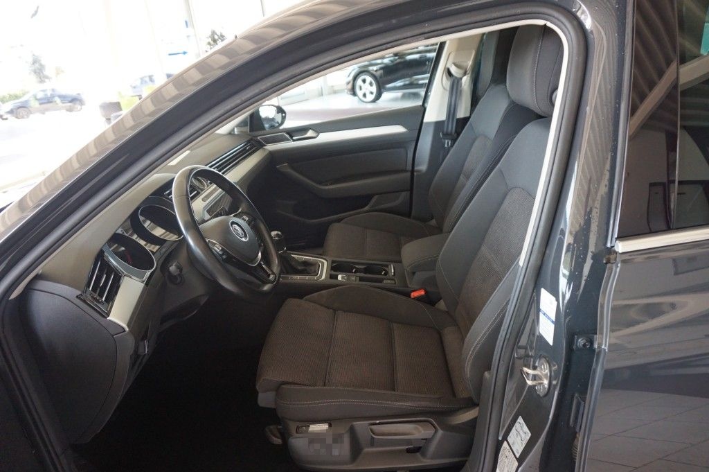 Volkswagen PASSAT VARIANT 2,0 TDI KAMERA ACC AHK SHZ NAVI foto 10