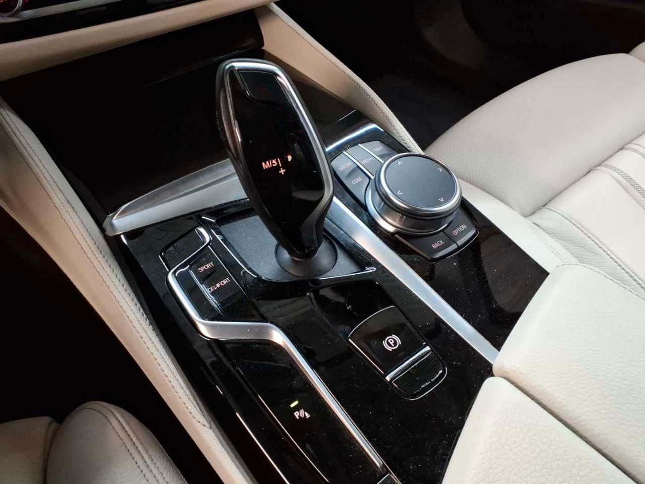 BMW 520d xDrive Aut. Luxury Line Navi Leder foto 15