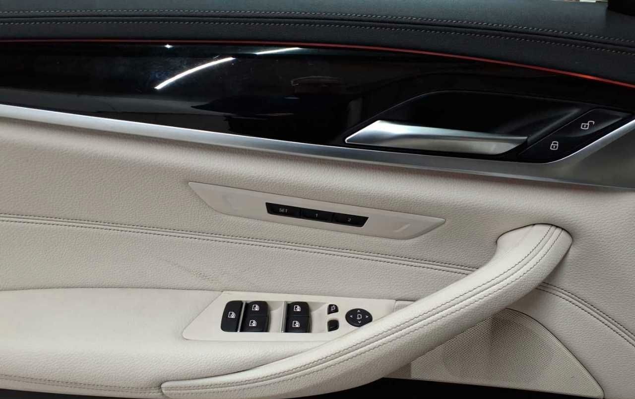 BMW 520d xDrive Aut. Luxury Line Navi Leder foto 4