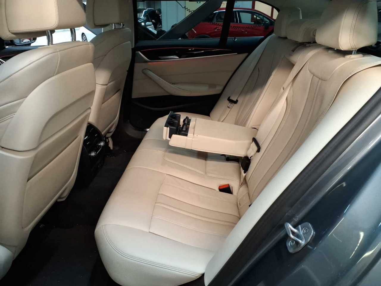 BMW 520d xDrive Aut. Luxury Line Navi Leder foto 7