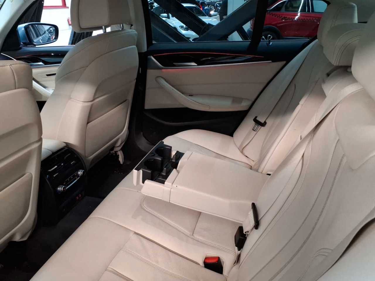 BMW 520d xDrive Aut. Luxury Line Navi Leder foto 8