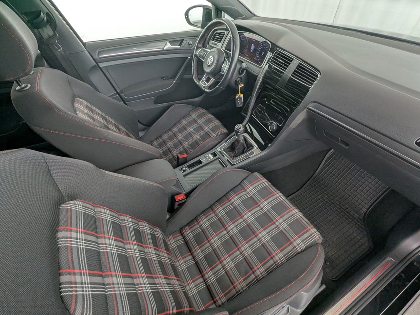 Volkswagen Golf VII 2.0 TSI GTI Performance LED+NAVI+ACC+VC foto 13