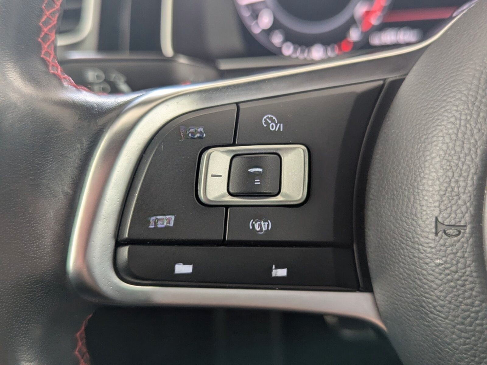 Volkswagen Golf VII 2.0 TSI GTI Performance LED+NAVI+ACC+VC foto 23
