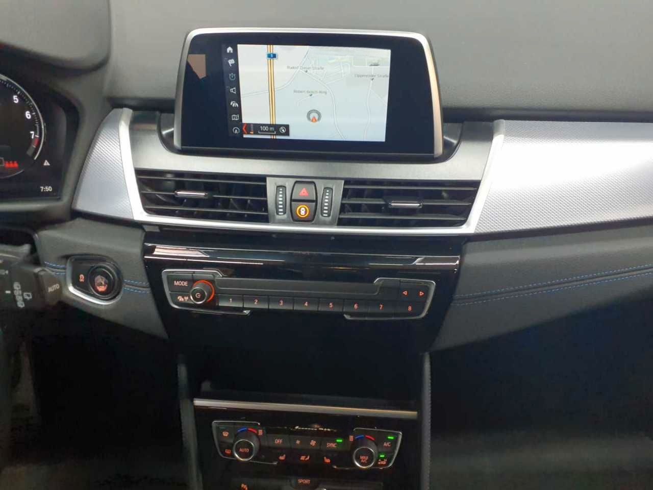 BMW 220i Gran Tourer Aut. M Sport Navi Pano foto 8