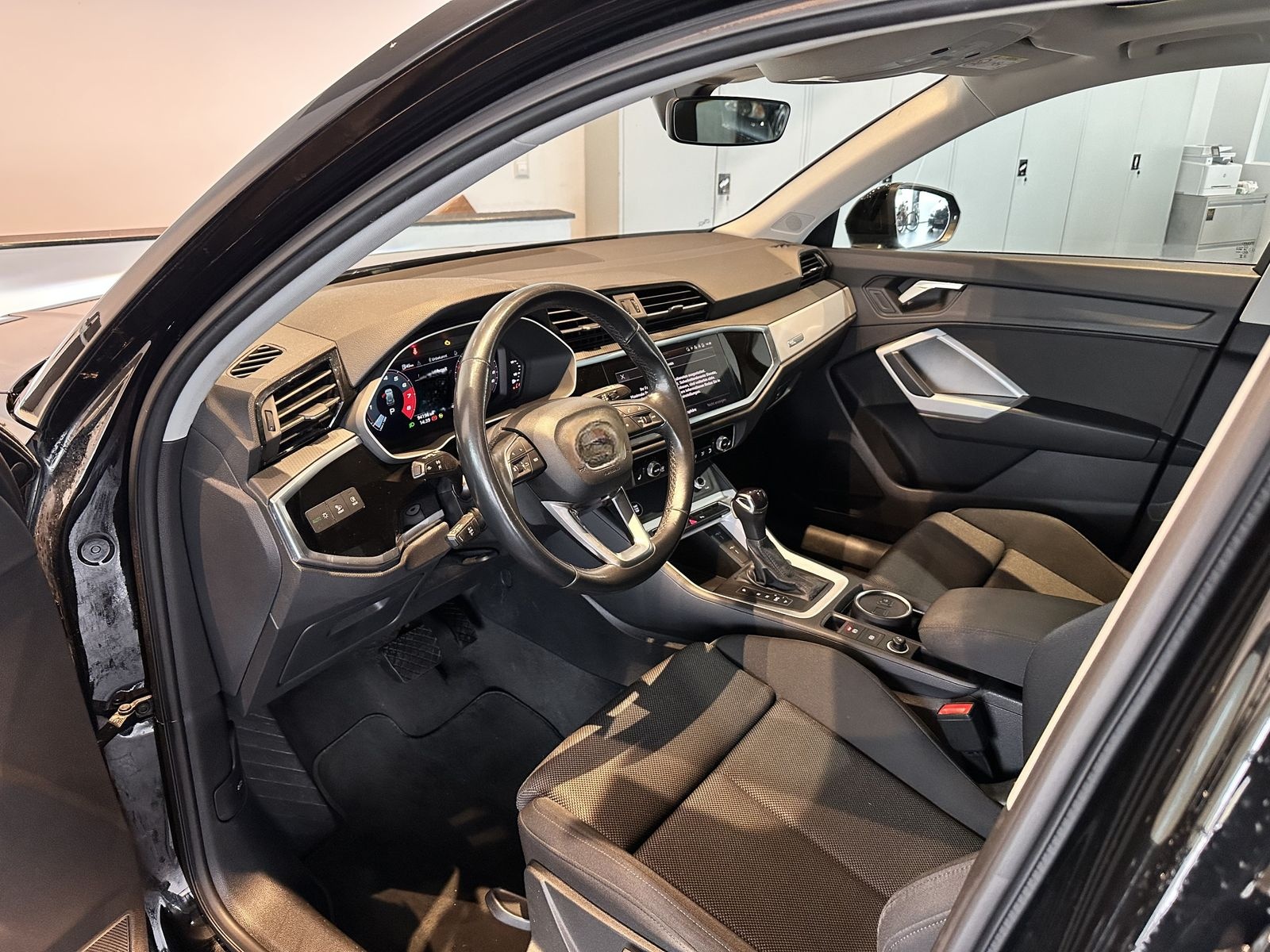 Audi Q3 35 TFSI S-Line*Pano*KAM*Black*LED*AHK*VIRT* foto 9