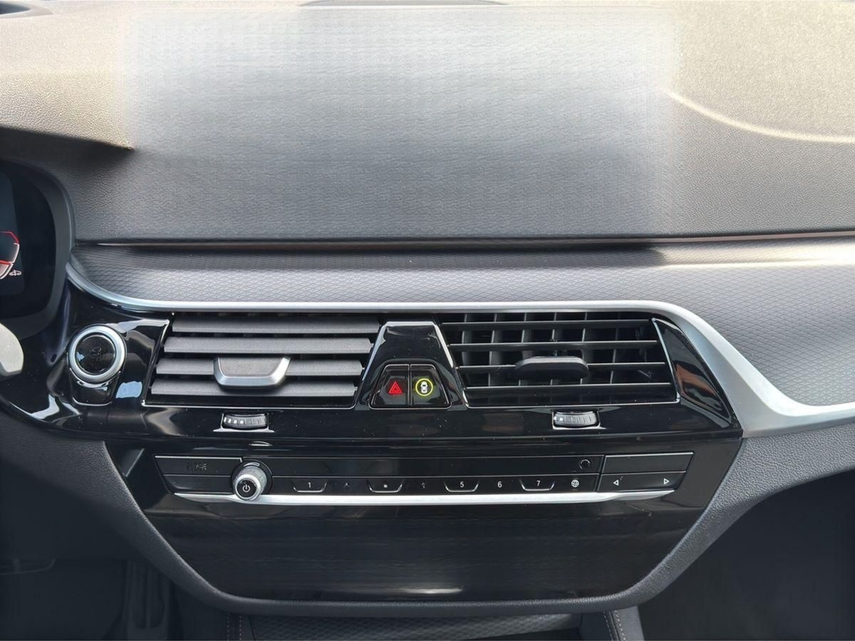 BMW 520d Touring M Sport xDrive LED Pano Leder HuD foto 14