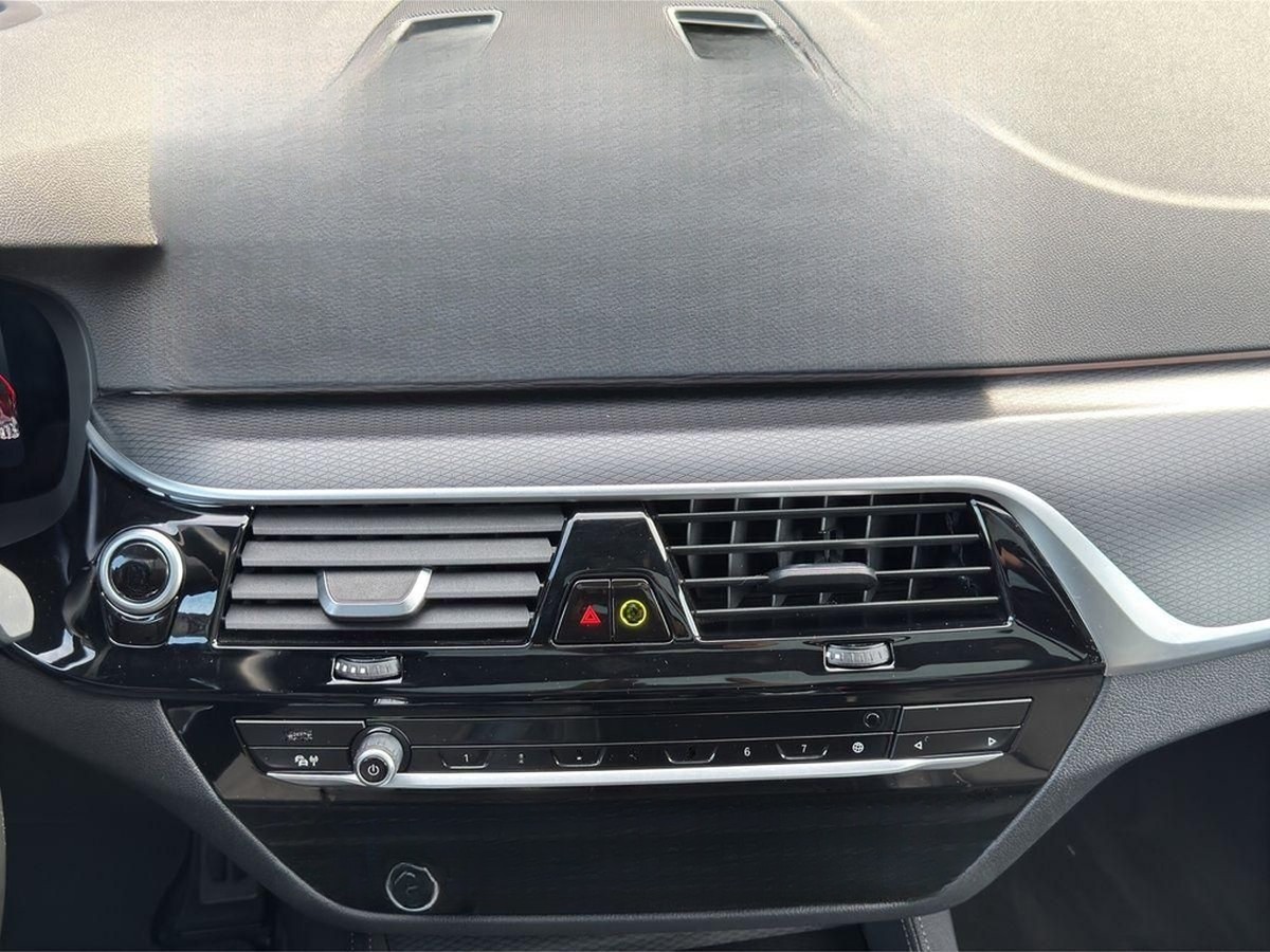 BMW 520d Touring M Sport xDrive LED Pano Leder HuD foto 15