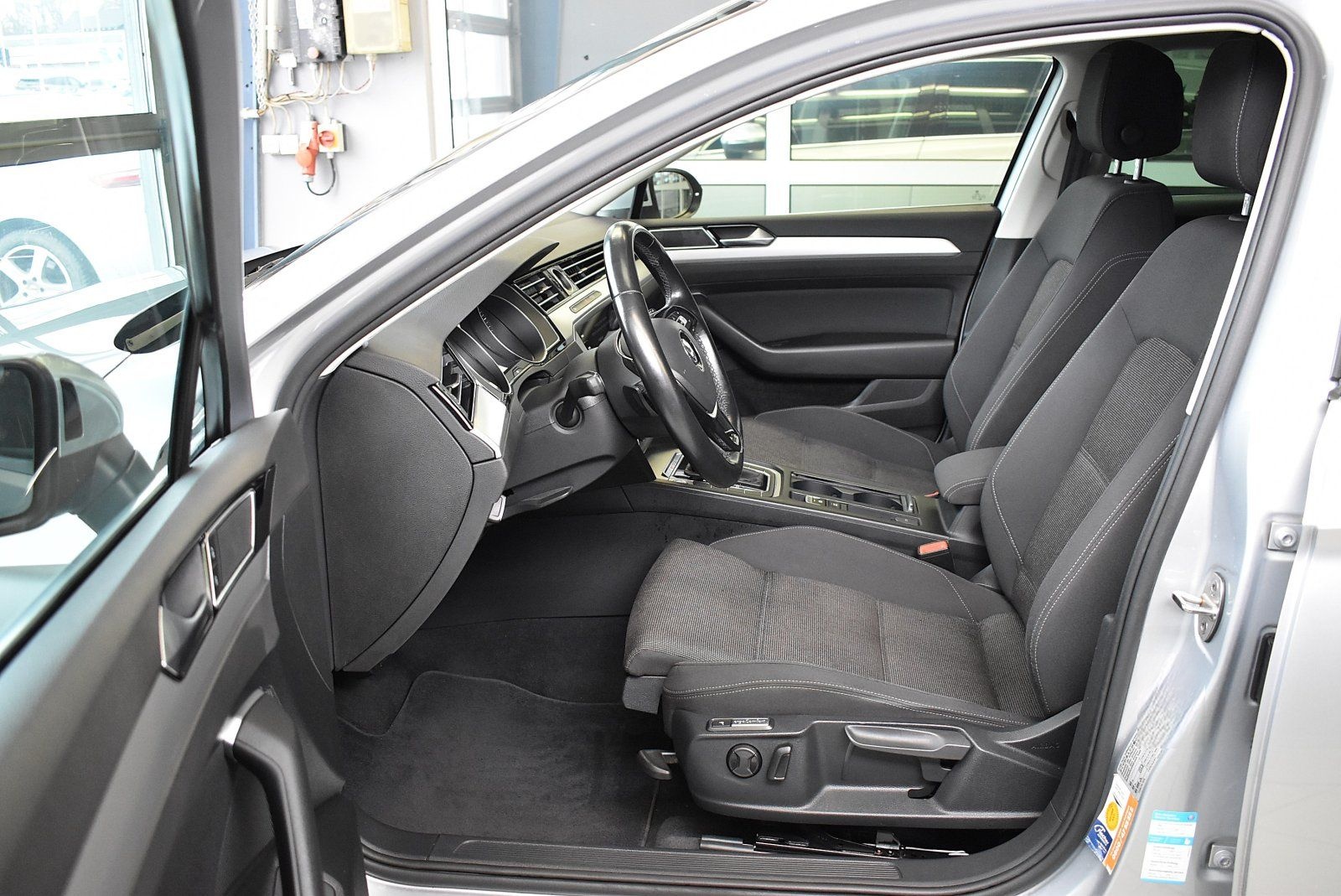 Volkswagen Passat Variant 2.0 TDI 4Motion DSG*LED*PDC*ACC foto 12