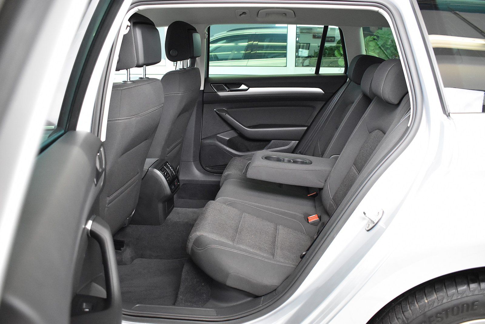 Volkswagen Passat Variant 2.0 TDI 4Motion DSG*LED*PDC*ACC foto 17