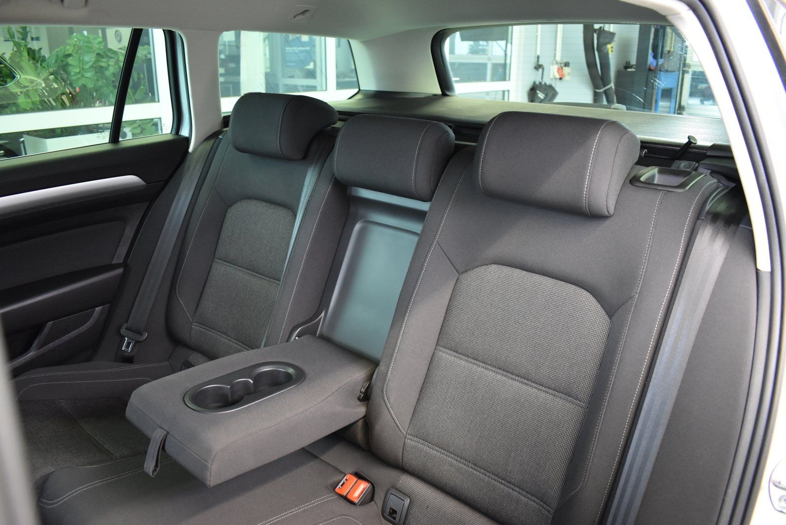 Volkswagen Passat Variant 2.0 TDI 4Motion DSG*LED*PDC*ACC foto 18