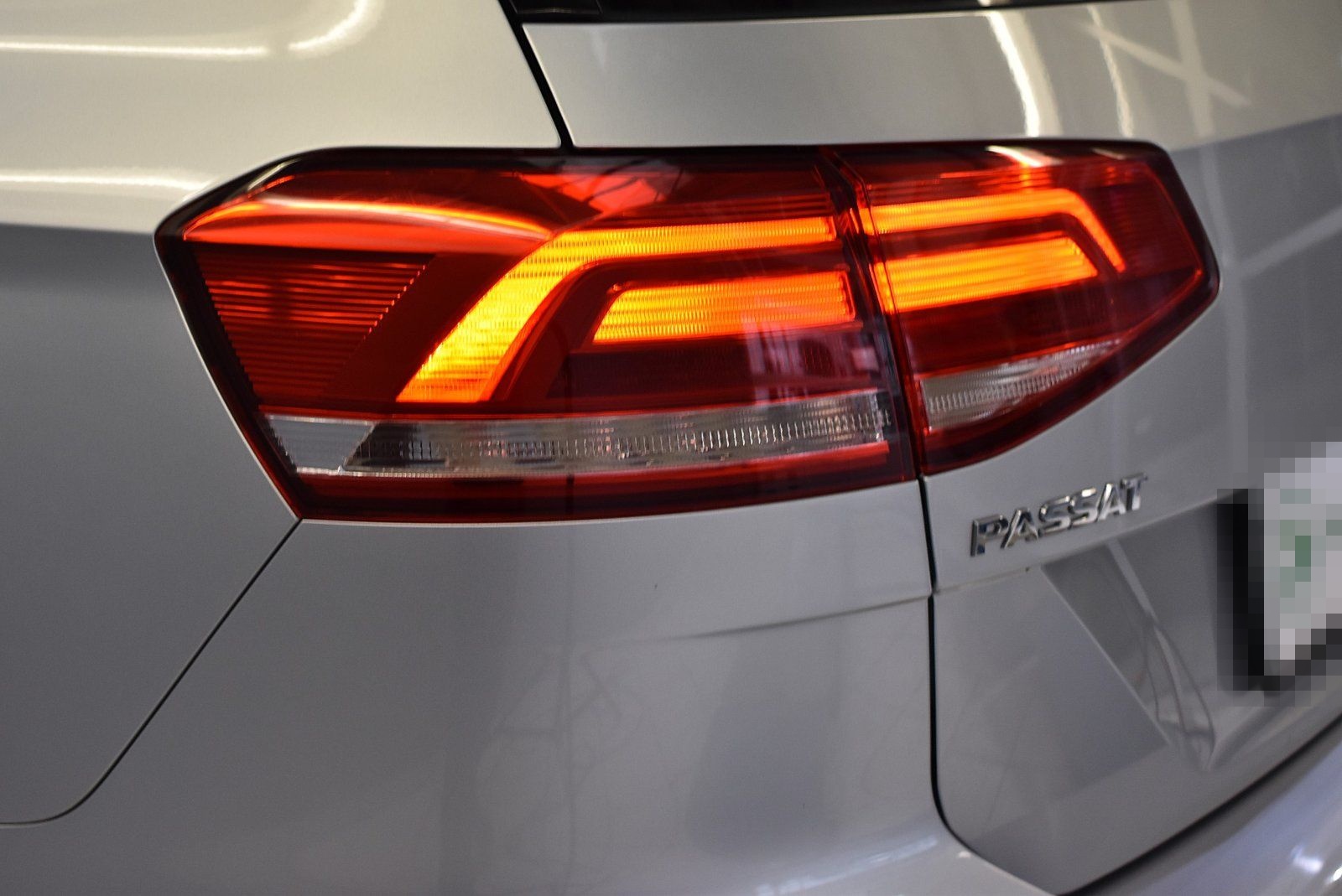 Volkswagen Passat Variant 2.0 TDI 4Motion DSG*LED*PDC*ACC foto 9