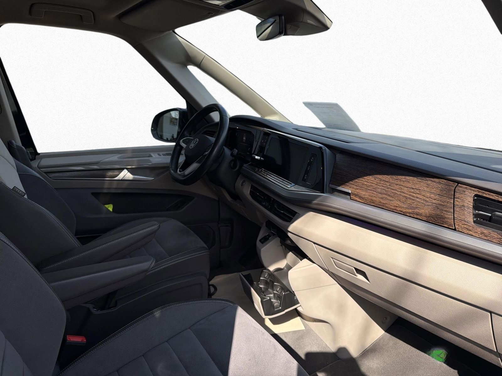 Volkswagen T7 Multivan Style LÜ Navi AHK Klima foto 6
