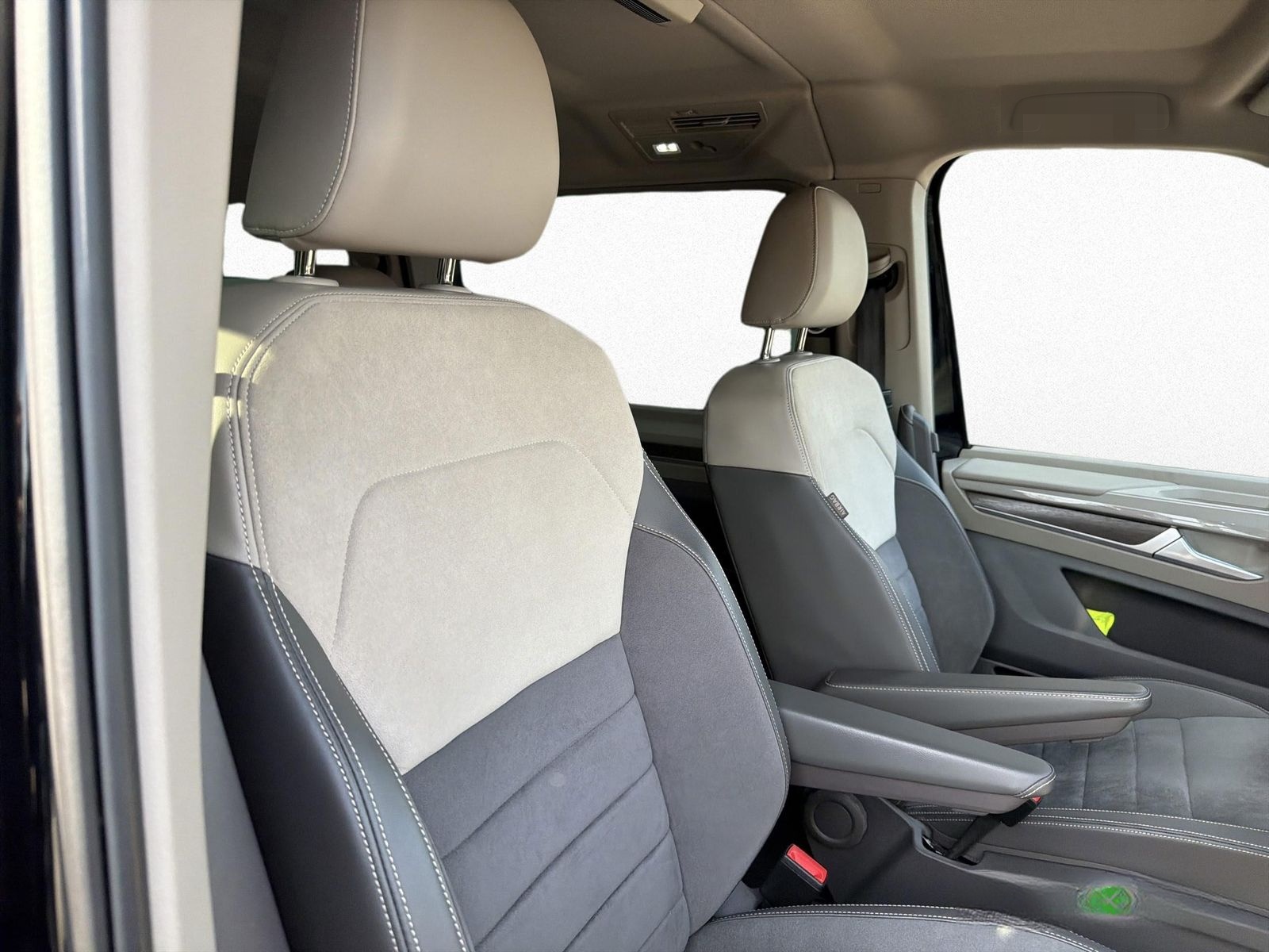 Volkswagen T7 Multivan Style LÜ Navi AHK Klima foto 7