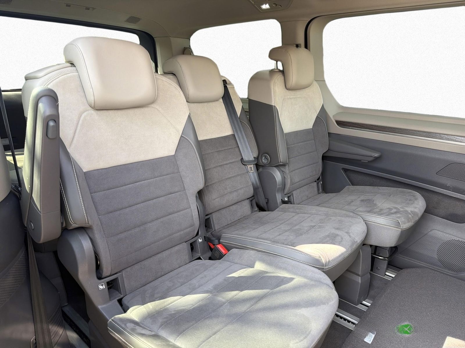 Volkswagen T7 Multivan Style LÜ Navi AHK Klima foto 9