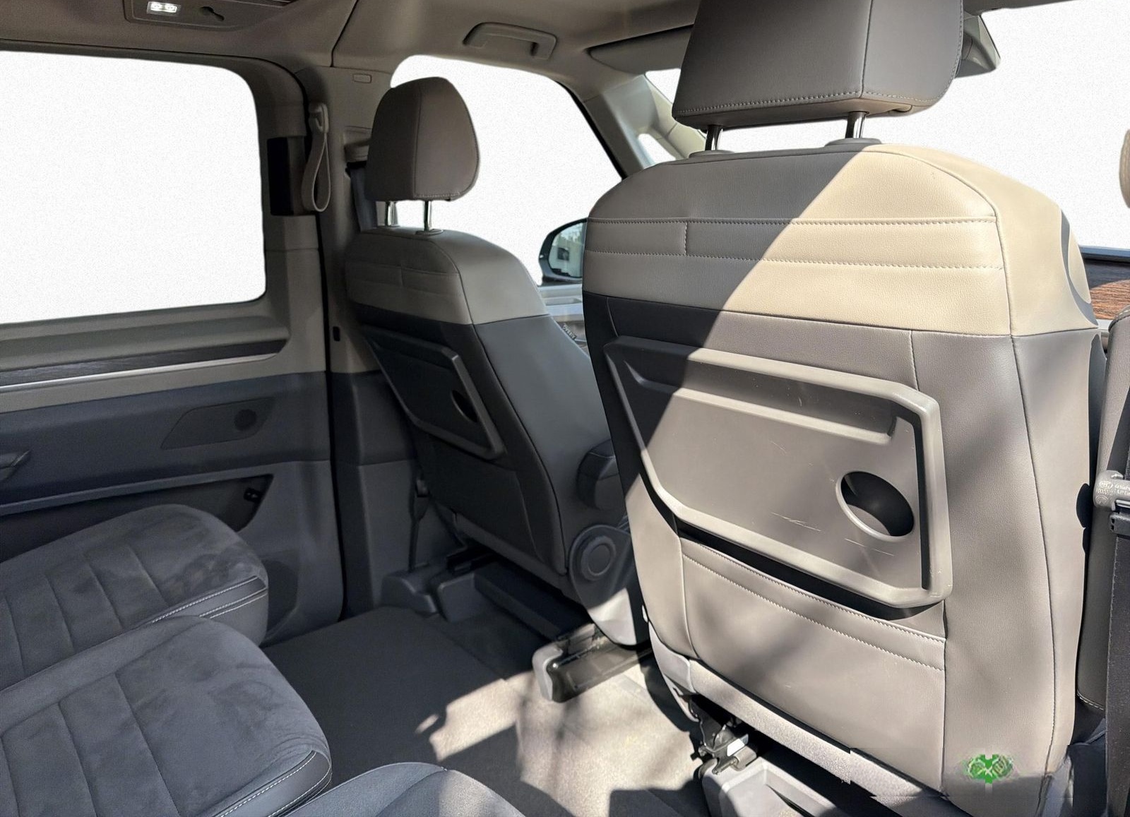 Volkswagen T7 Multivan Style LÜ Navi AHK Klima foto 10