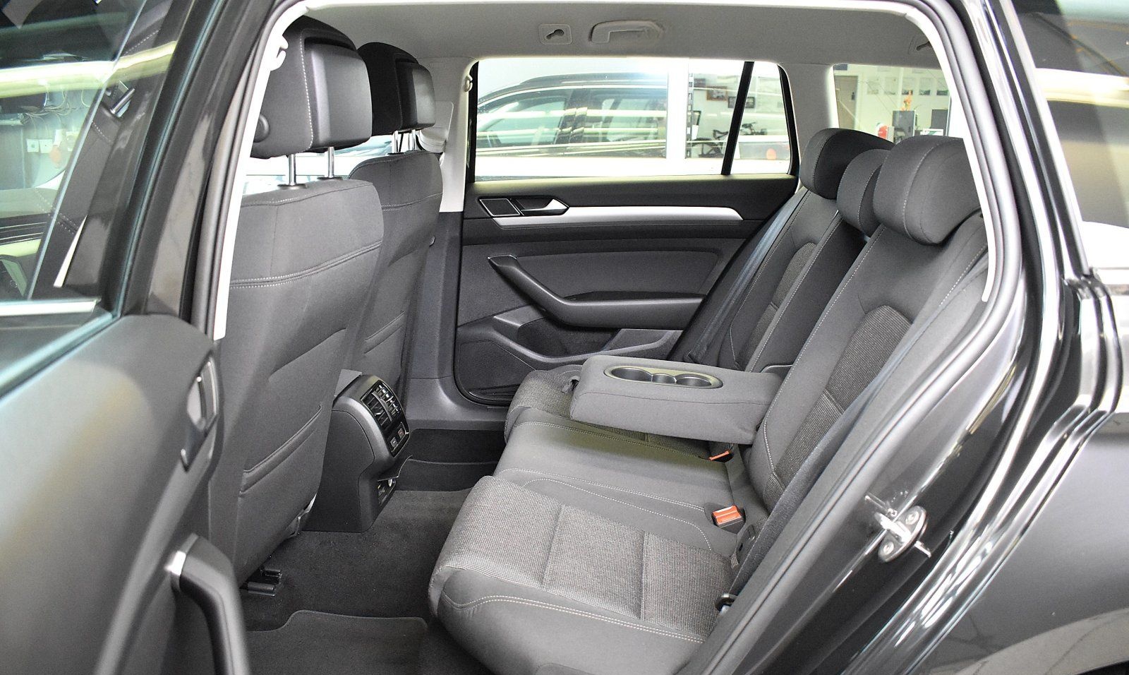 Volkswagen Passat Variant 4Motion 2,0TDI AHK*DSG LED*SHZ foto 16