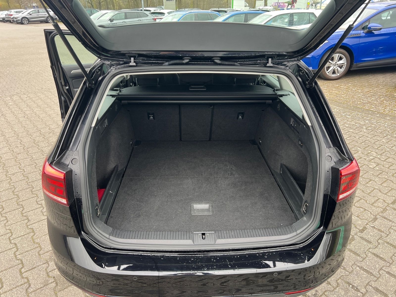 Volkswagen Passat Variant 2.0 TDI DSG +AHK +LED +ACC +RKAM foto 15