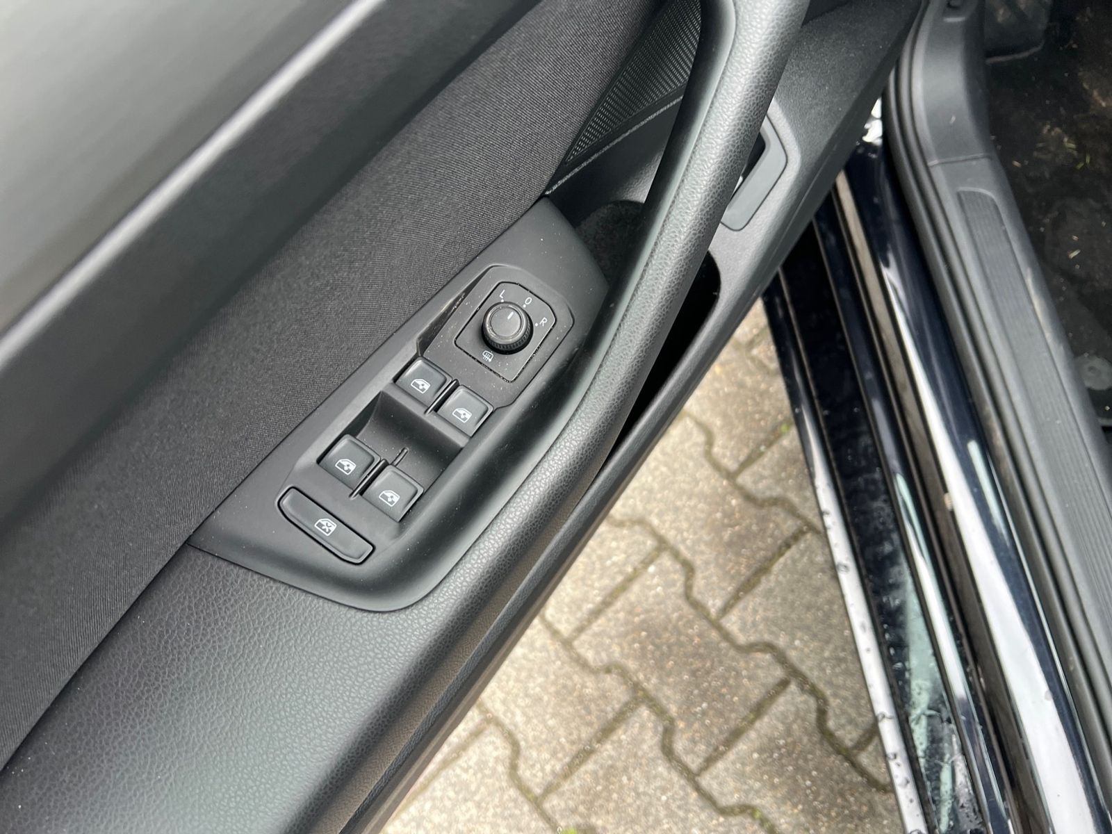 Volkswagen Passat Variant 2.0 TDI DSG +AHK +LED +ACC +RKAM foto 17