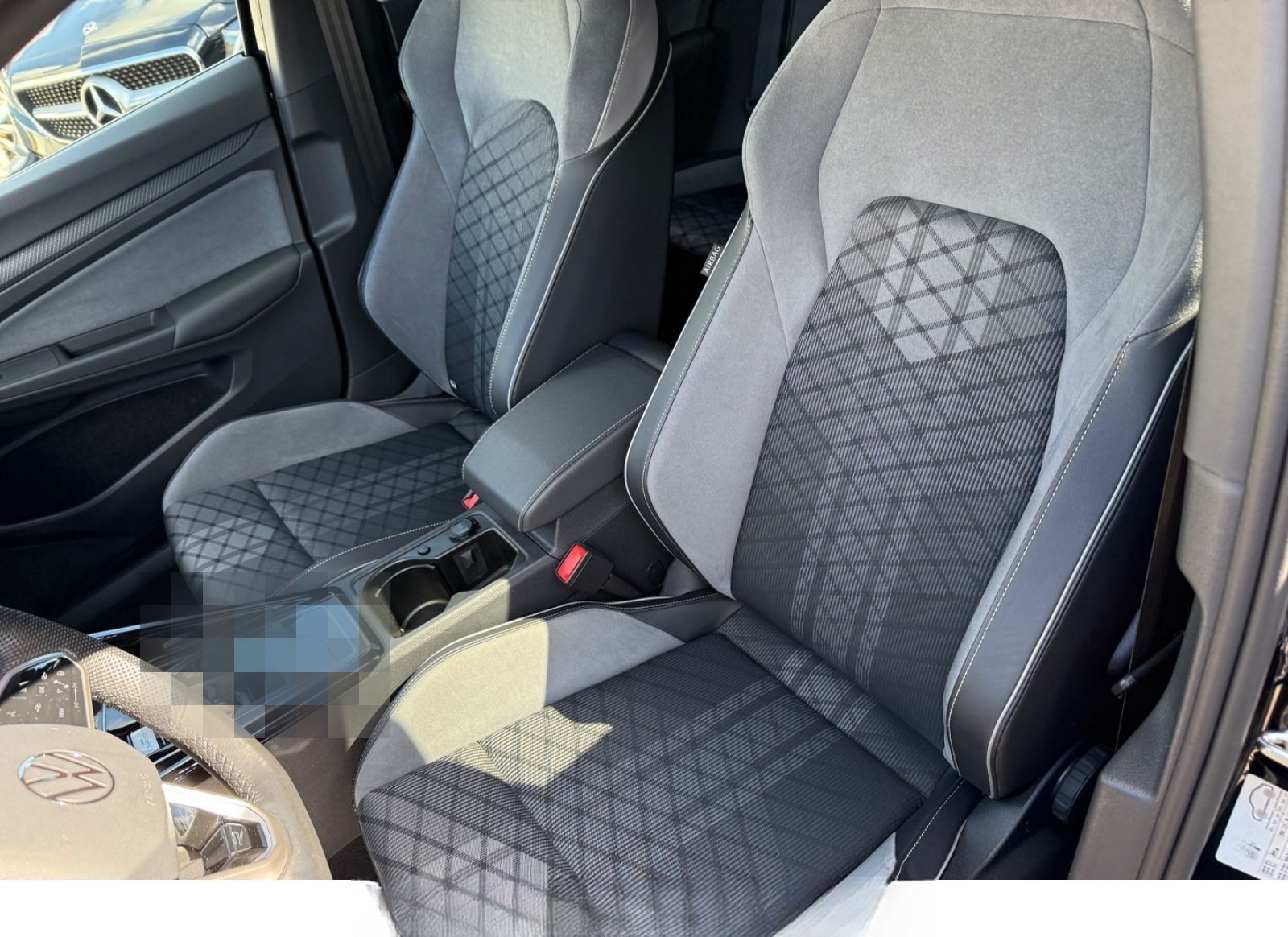 Volkswagen Golf VIII Variant 2,0 TDI DSG R-Line foto 9