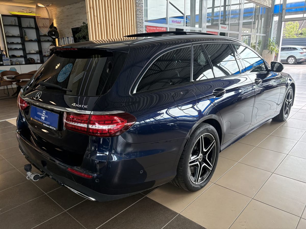 Mercedes-Benz E 300 de 4Matic AMG Line SHZ LED AHK ACC Pano foto 5