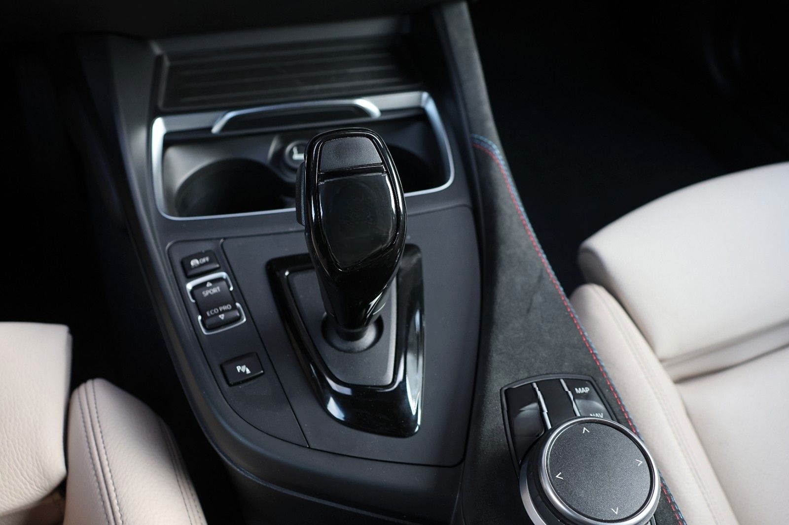 BMW 230i Coupé/CarPlay/SHZ/LHZ/KAMERA/SPUR/R19 foto 23