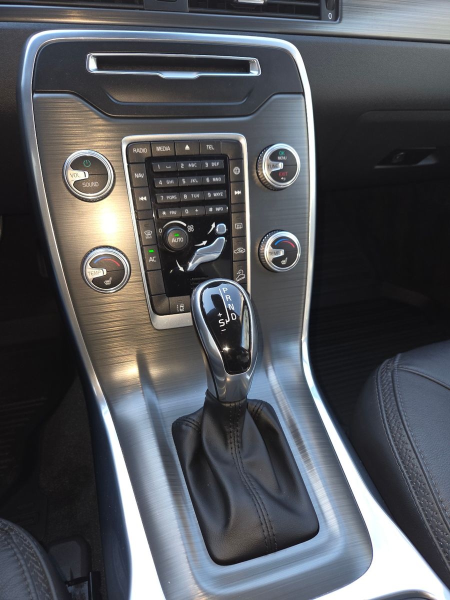 Volvo XC70 D4 AWD Kinetic Geartronic foto 13