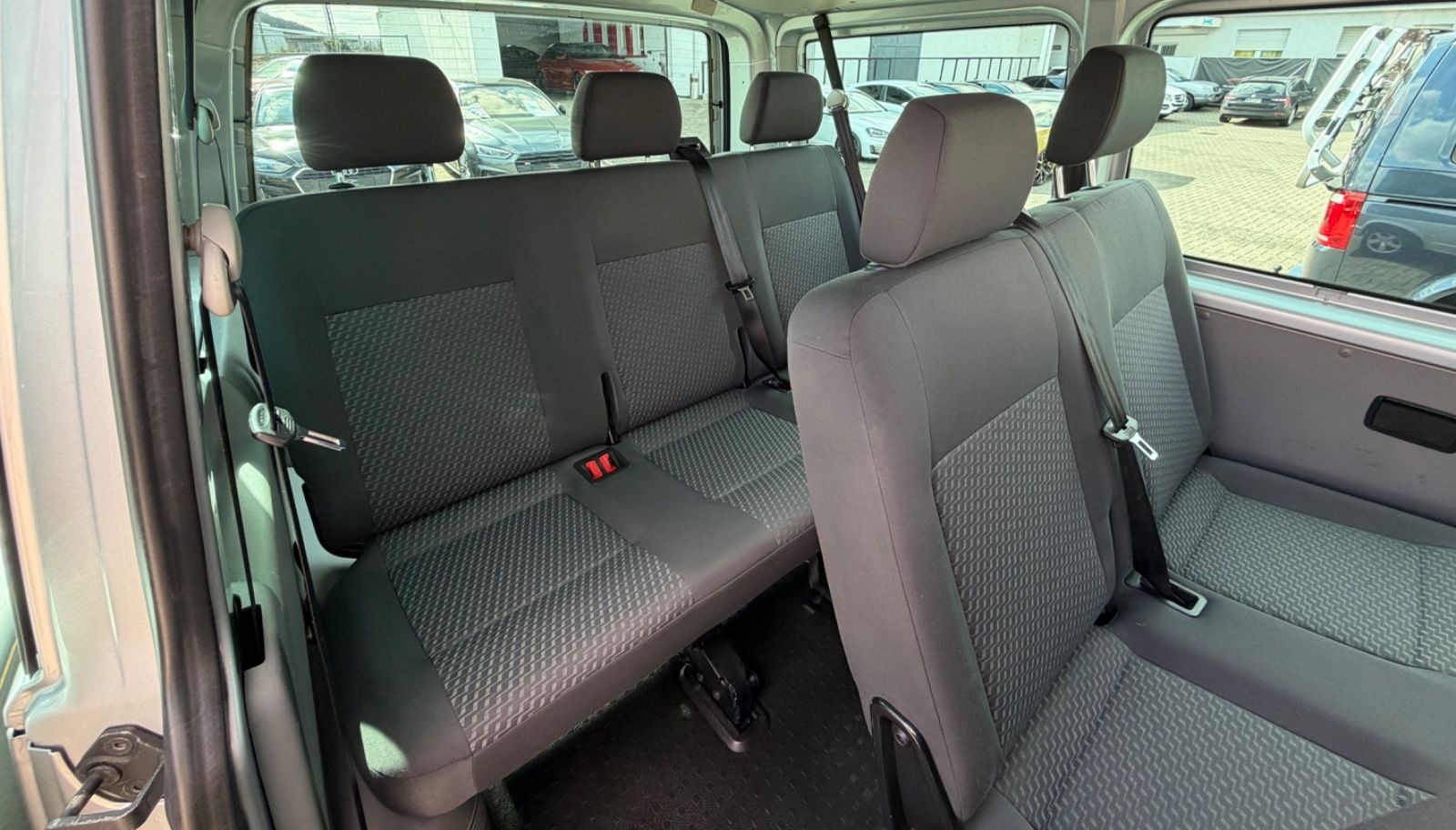 Volkswagen T5 2.0 TDI *KLIMA*Shzg*AHK*9-Sitzer* foto 15