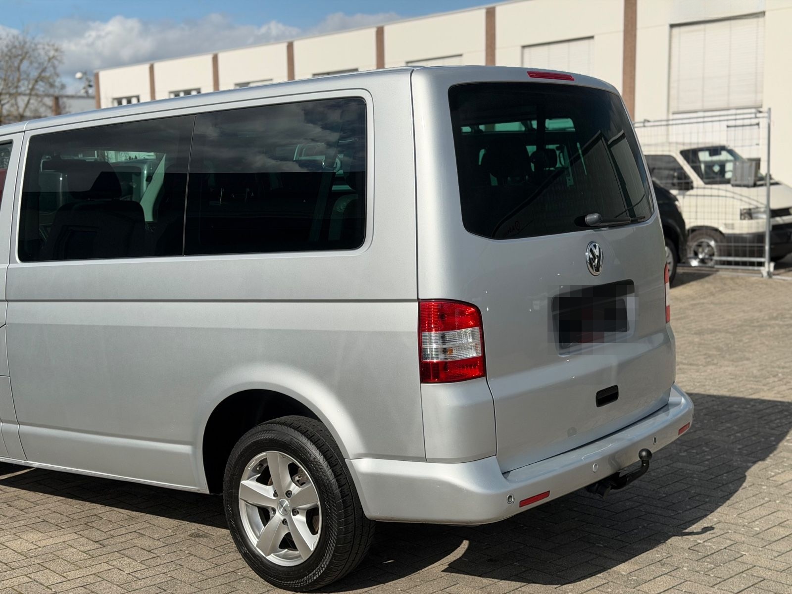 Volkswagen T5 2.0 TDI *KLIMA*Shzg*AHK*9-Sitzer* foto 8