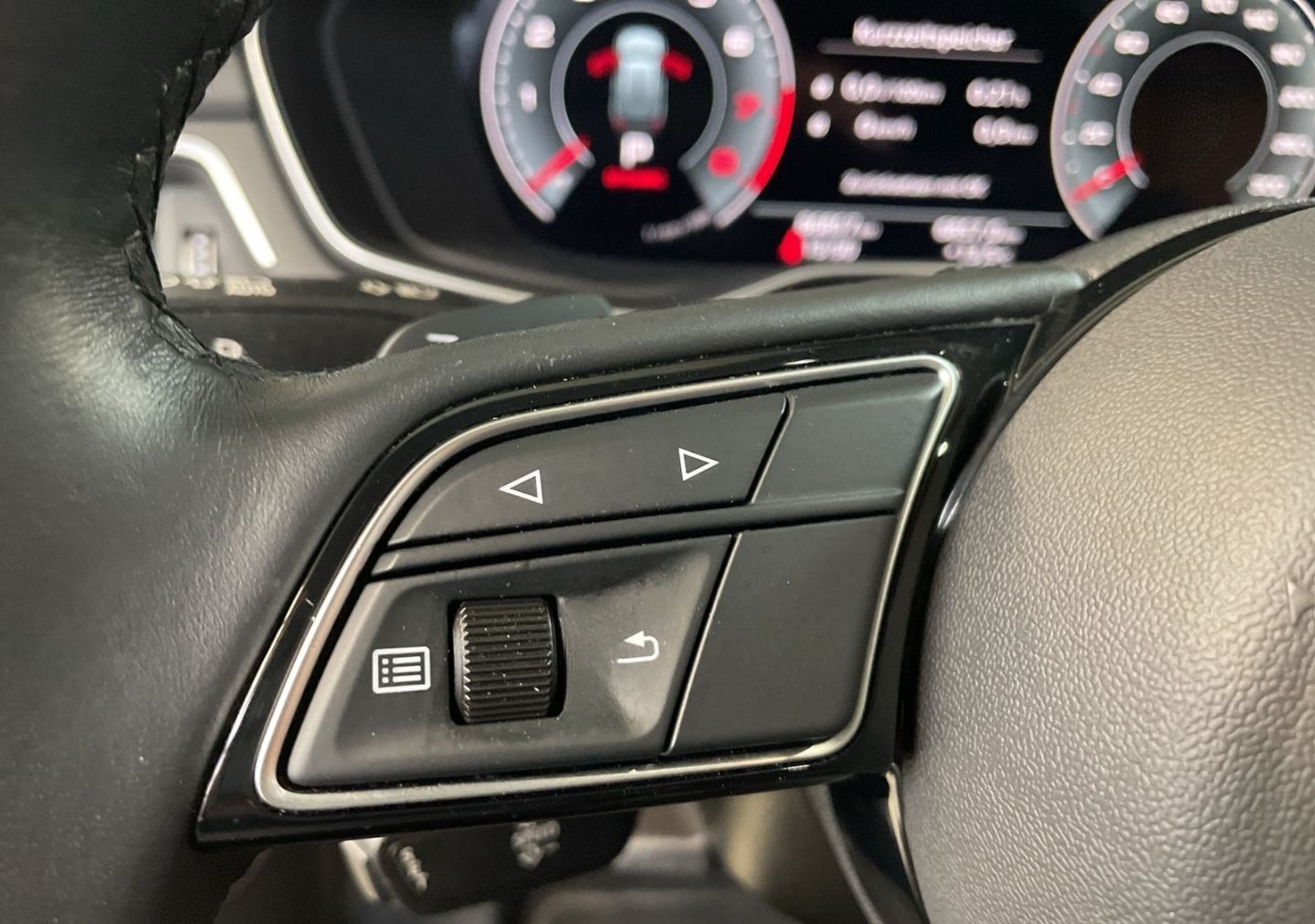 Audi A4 Avant 45 TFSI qu LED AHK Kamera Navi PDC+SHZ foto 16