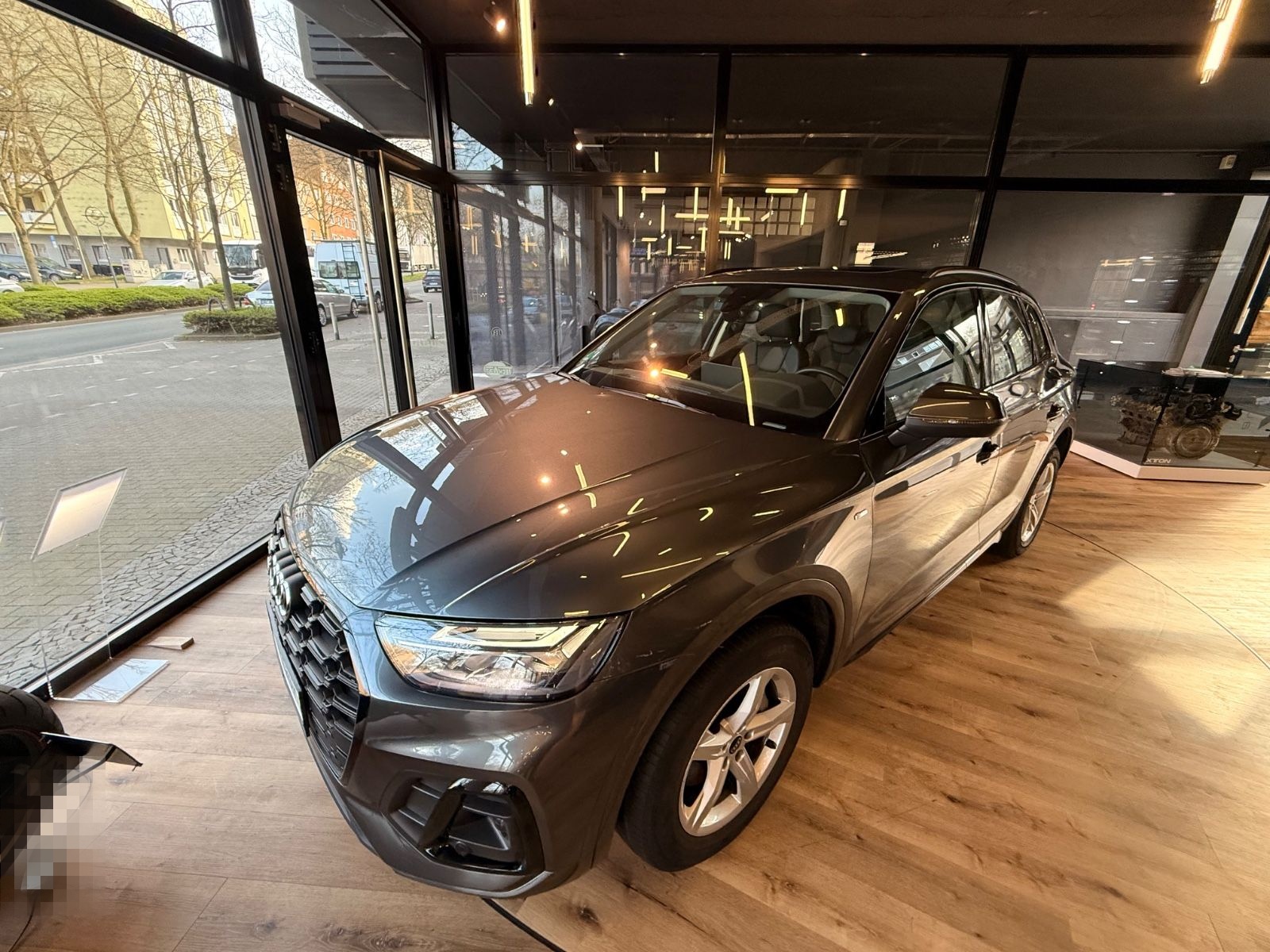 Audi Q5 S-line 55 TFSI e quattro 367 PS Business Pano foto 2