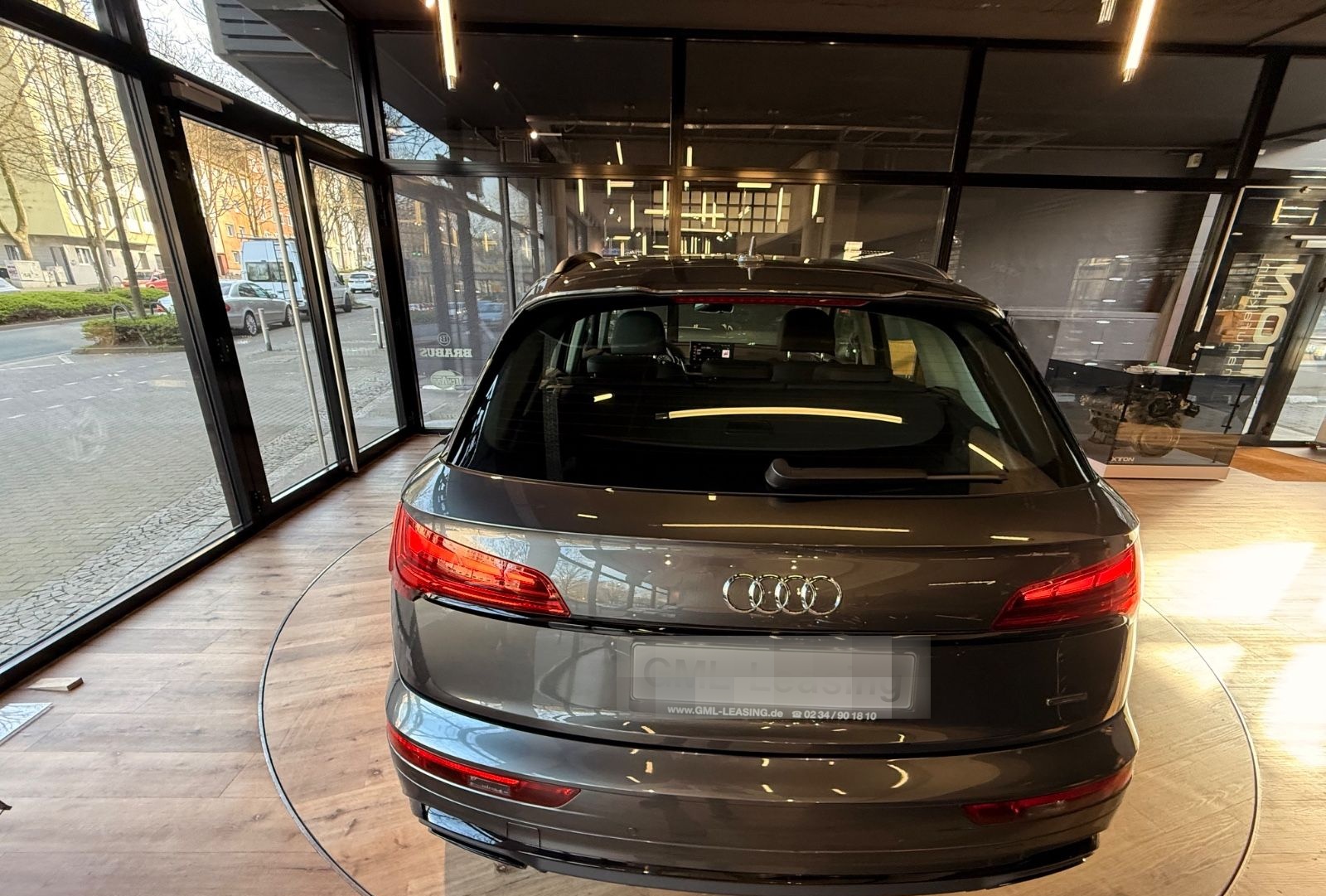 Audi Q5 S-line 55 TFSI e quattro 367 PS Business Pano foto 11