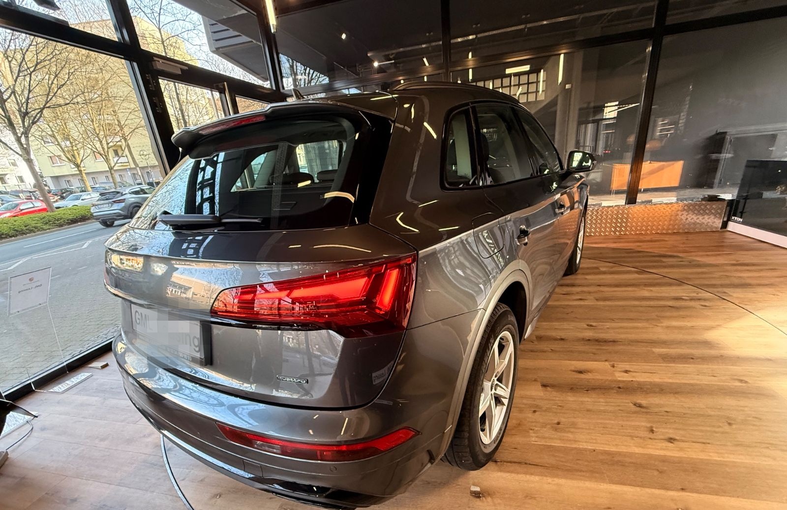 Audi Q5 S-line 55 TFSI e quattro 367 PS Business Pano foto 22