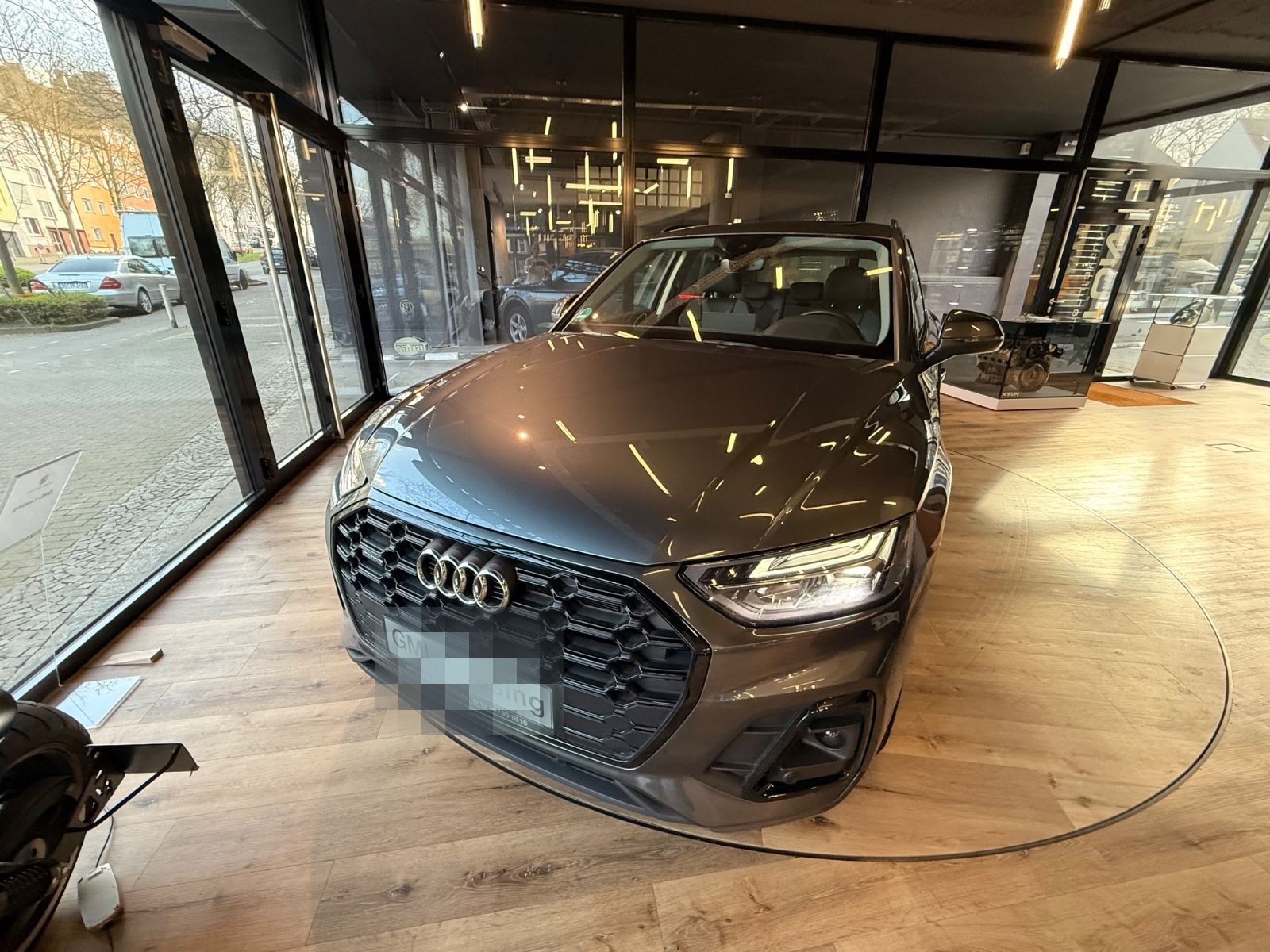 Audi Q5 S-line 55 TFSI e quattro 367 PS Business Pano foto 6