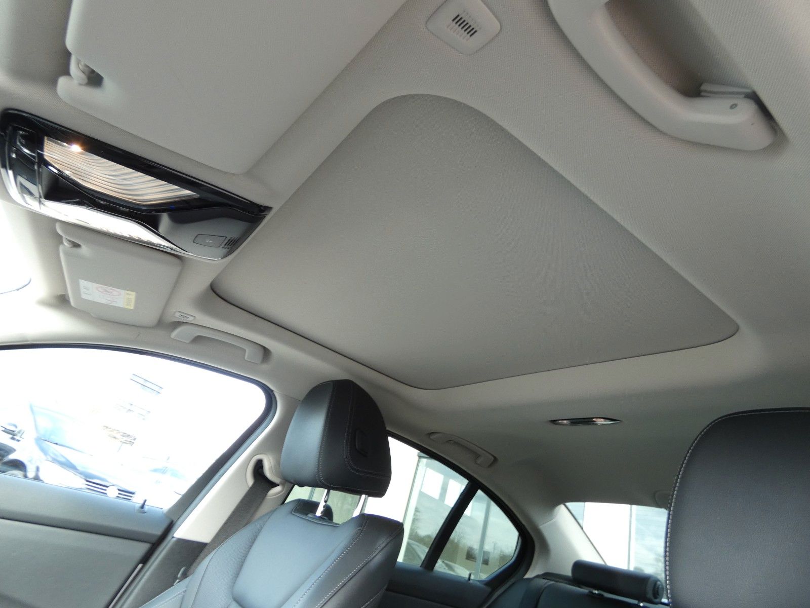 BMW 318d Lim. M Sport GSSD*HARMAN/KARDON*KAMERA*VOLL foto 14