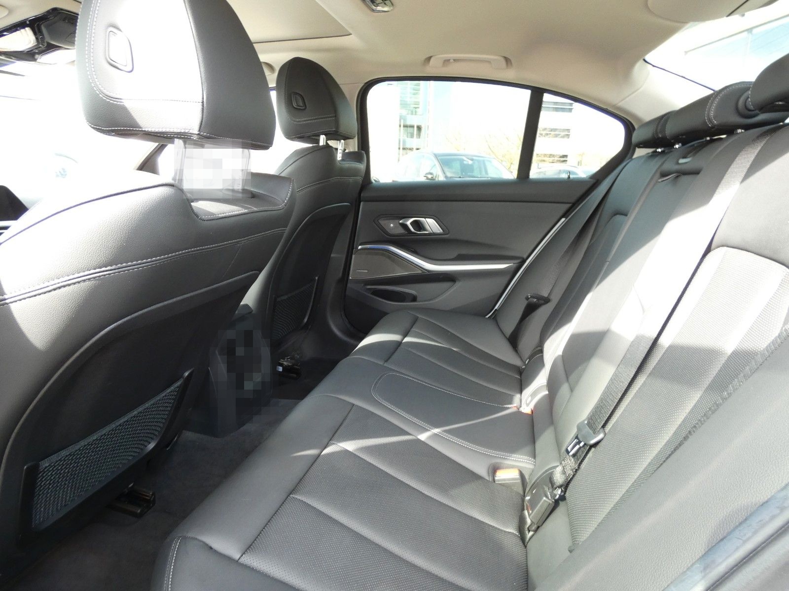 BMW 318d Lim. M Sport GSSD*HARMAN/KARDON*KAMERA*VOLL foto 16