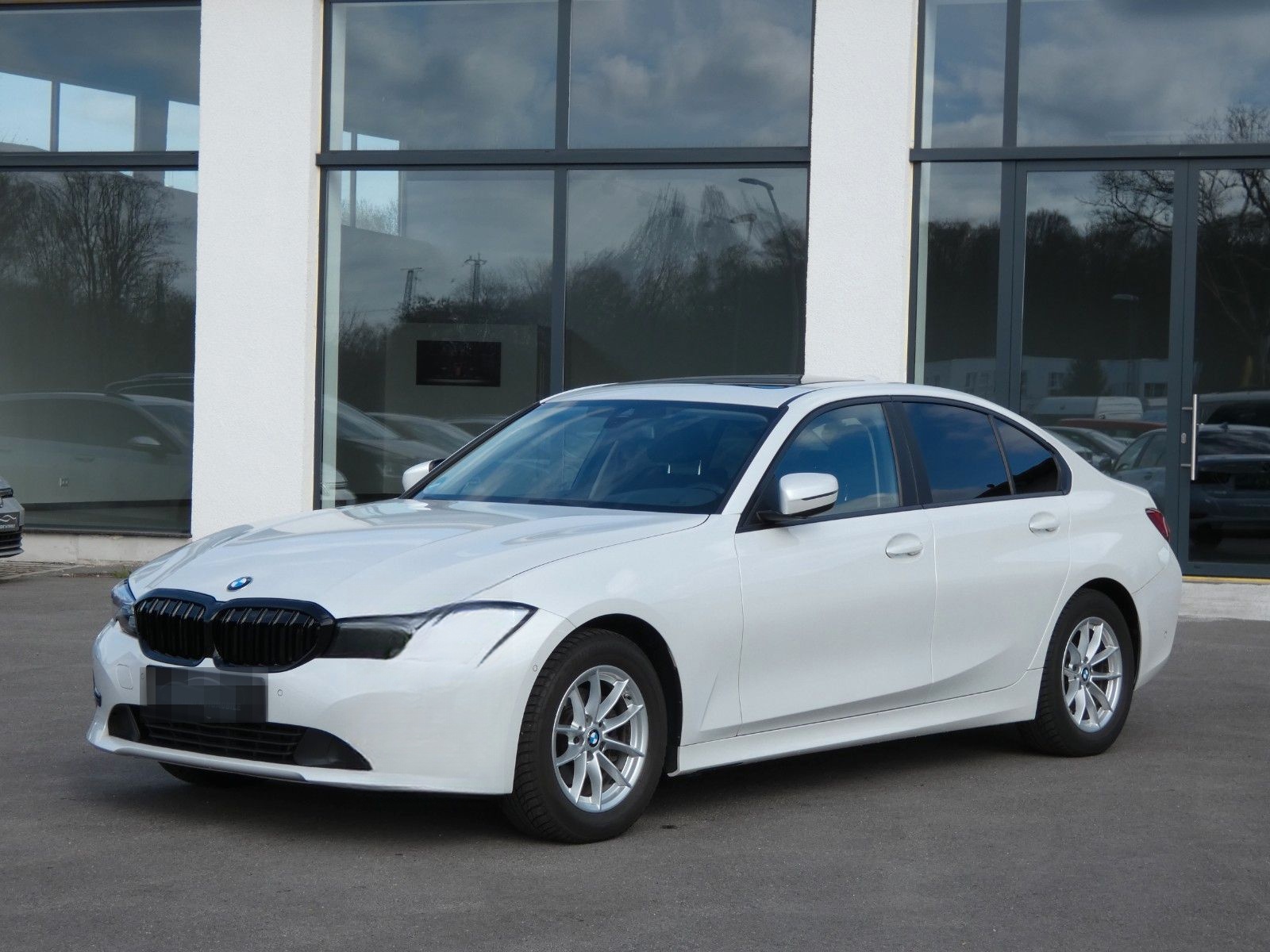 BMW 318d Lim. M Sport GSSD*HARMAN/KARDON*KAMERA*VOLL foto 18