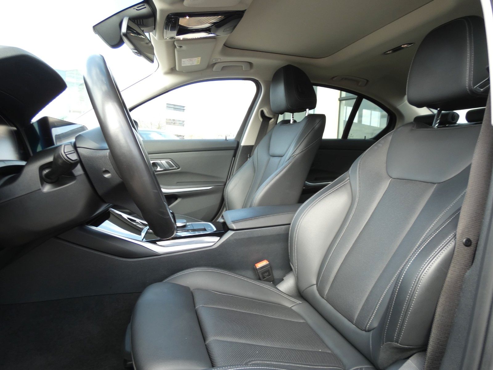 BMW 318d Lim. M Sport GSSD*HARMAN/KARDON*KAMERA*VOLL foto 9