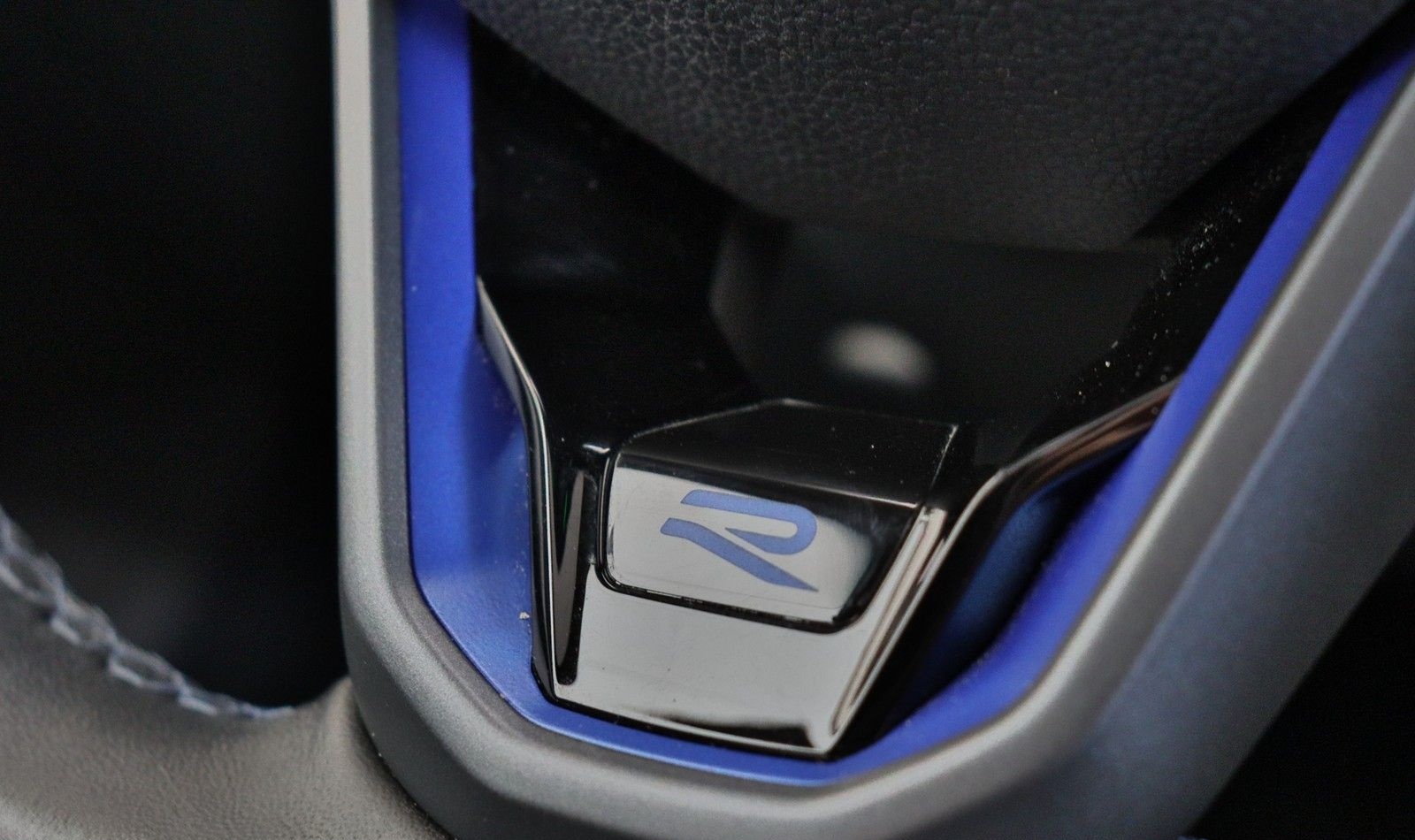 Volkswagen GOLF R PERFOMANCE 20 Jahre Edition 2.0TSI +AKRAP foto 16