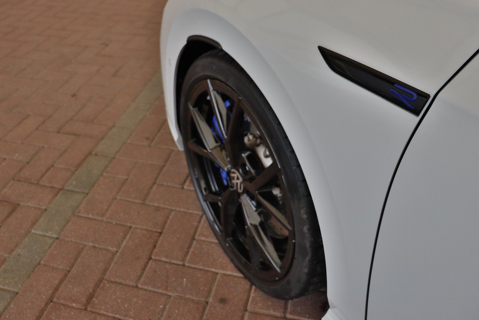 Volkswagen GOLF R PERFOMANCE 20 Jahre Edition 2.0TSI +AKRAP foto 9