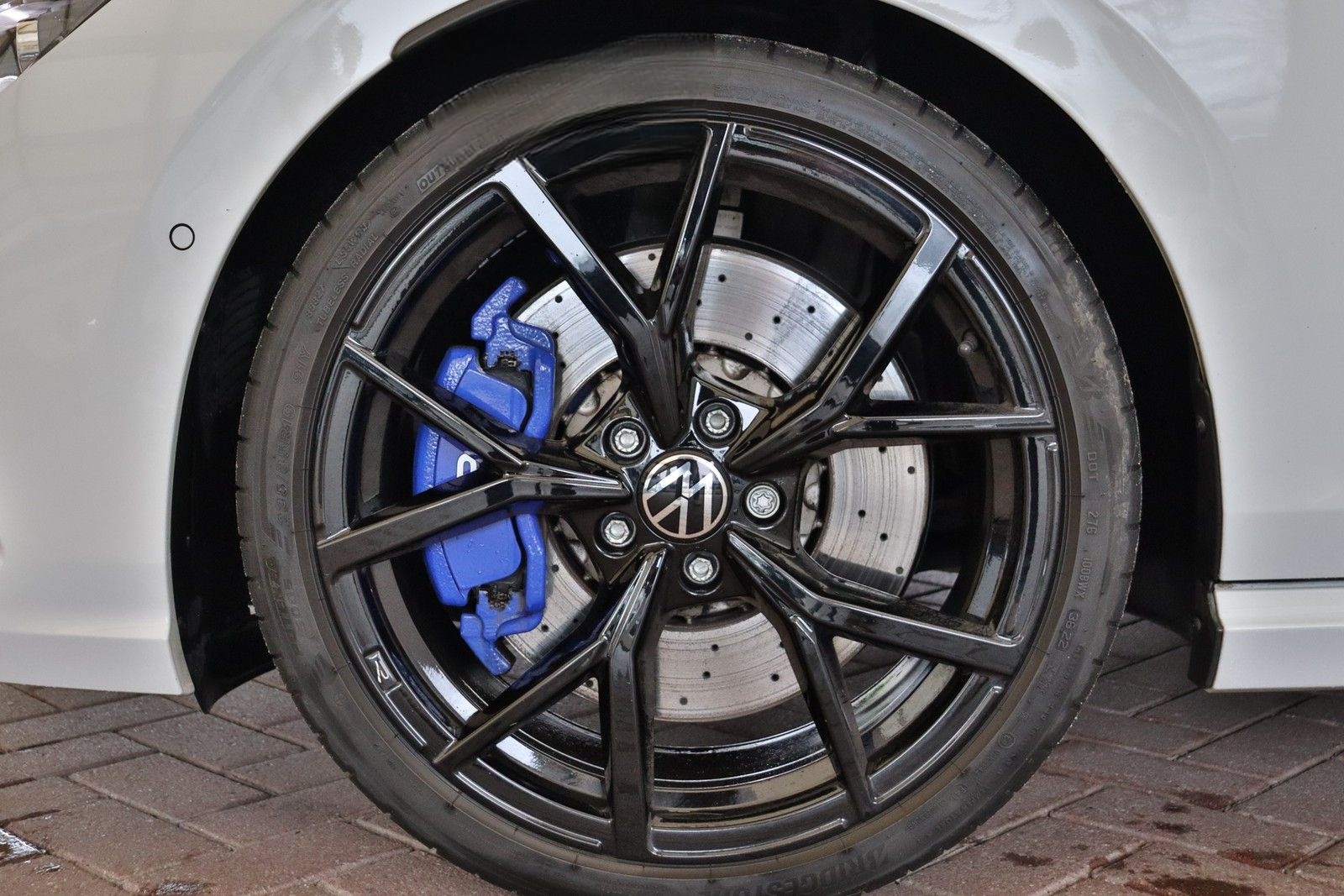 Volkswagen GOLF R PERFOMANCE 20 Jahre Edition 2.0TSI +AKRAP foto 10