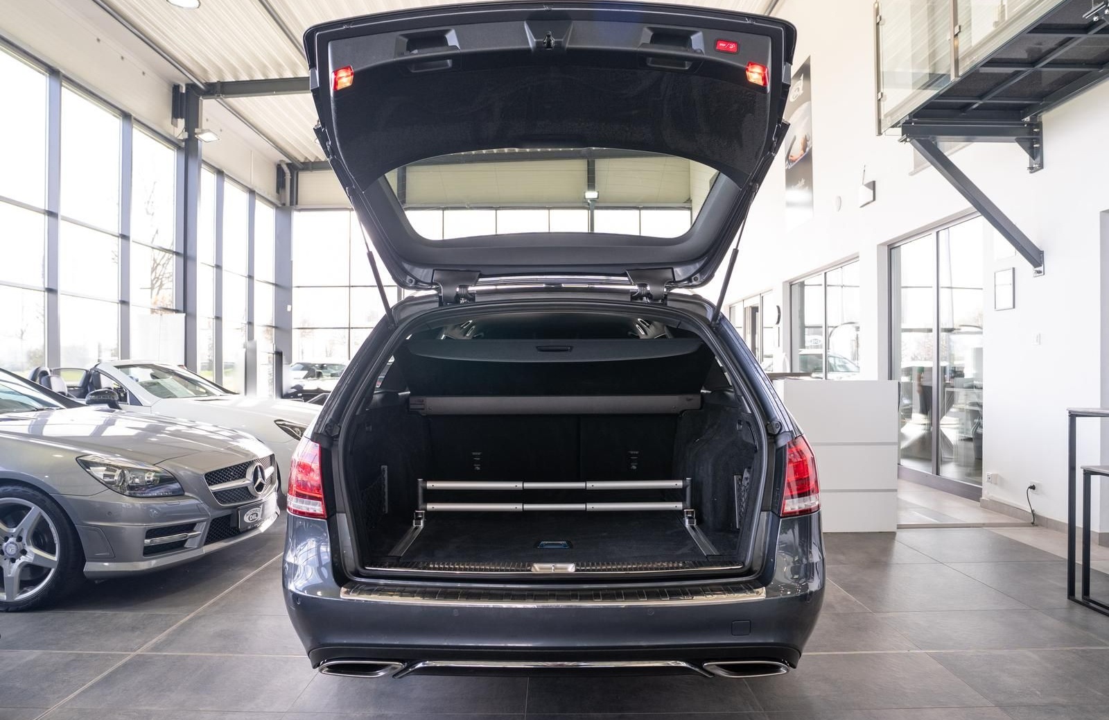 Mercedes-Benz E 250 T 7G-TRONIC *360°-KAM*DISTR.+*LEDER*2.HD* foto 22