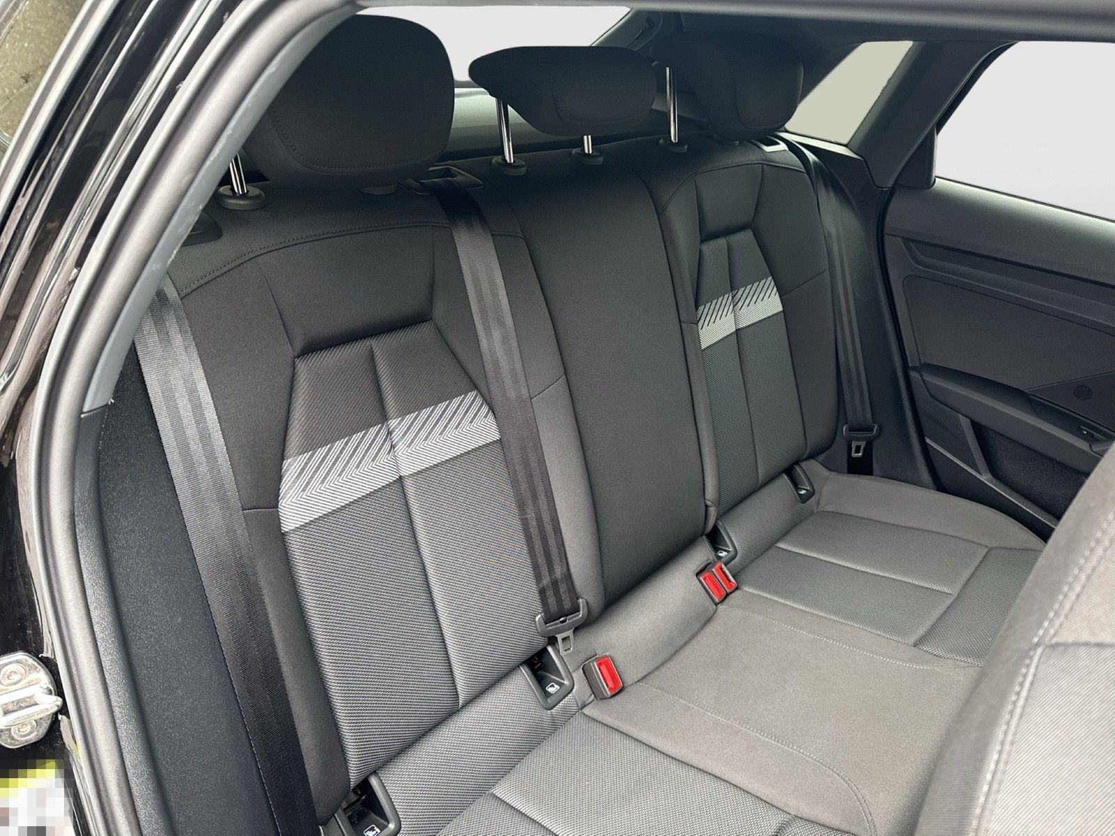 Audi A3 Sportback 30 advanced BLACKPAK AHK LM18 foto 9