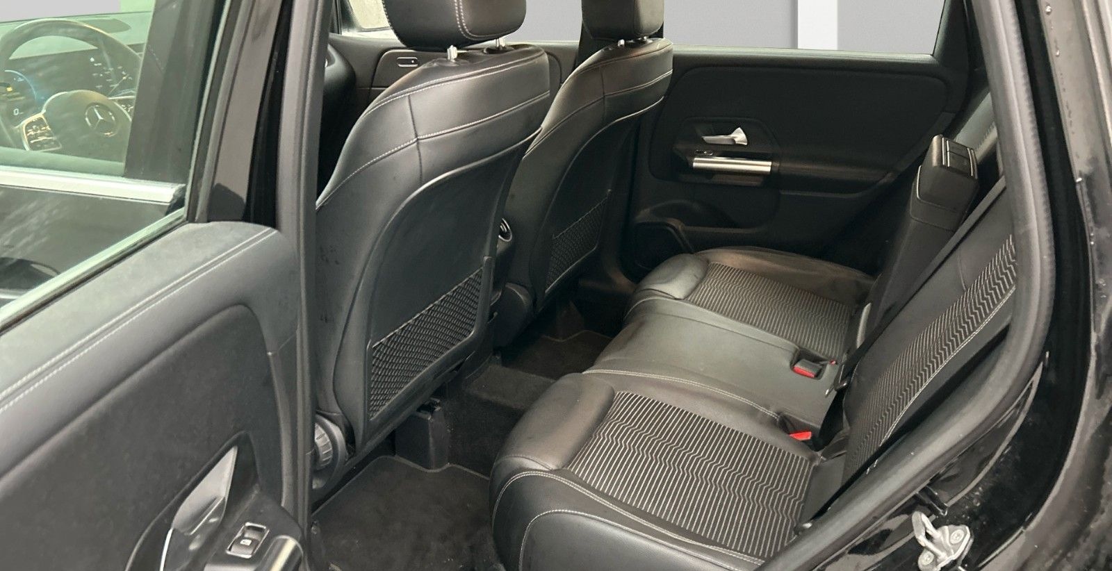 Mercedes-Benz B 200 d T.Leder Navi CarPlay RFK SHZ AHK LED foto 8
