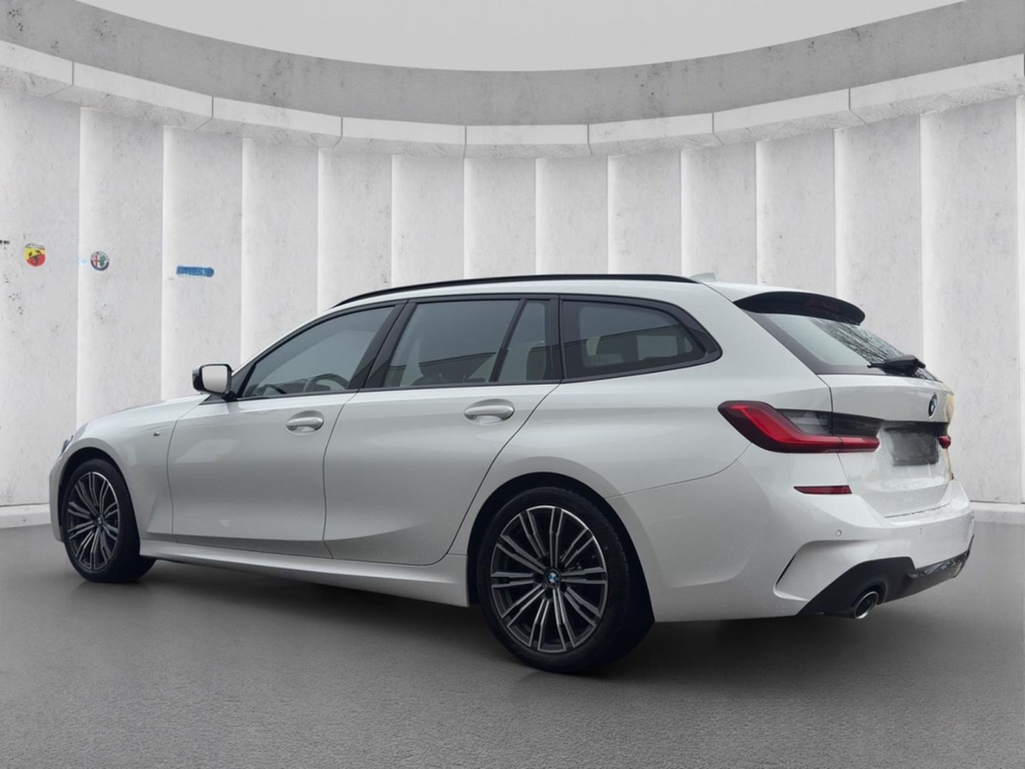 BMW 330 d xDrive M Sport Touring LED Navi SHZ PDC 18 foto 3