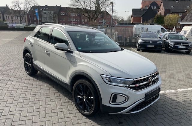 Volkswagen T-Roc 1.5TSi Style AHK Panoramadach 18Zoll ACC L foto 4