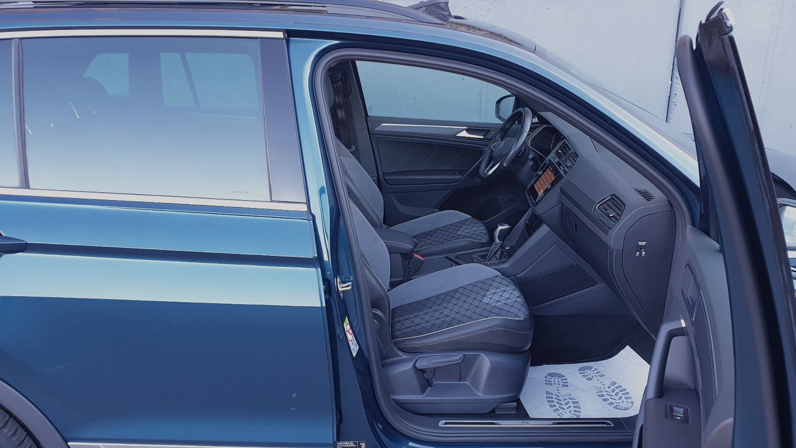 Volkswagen Tiguan 2.0 TDI DSG 3 x R-Line Pano/ACC/DCC/K-les foto 7