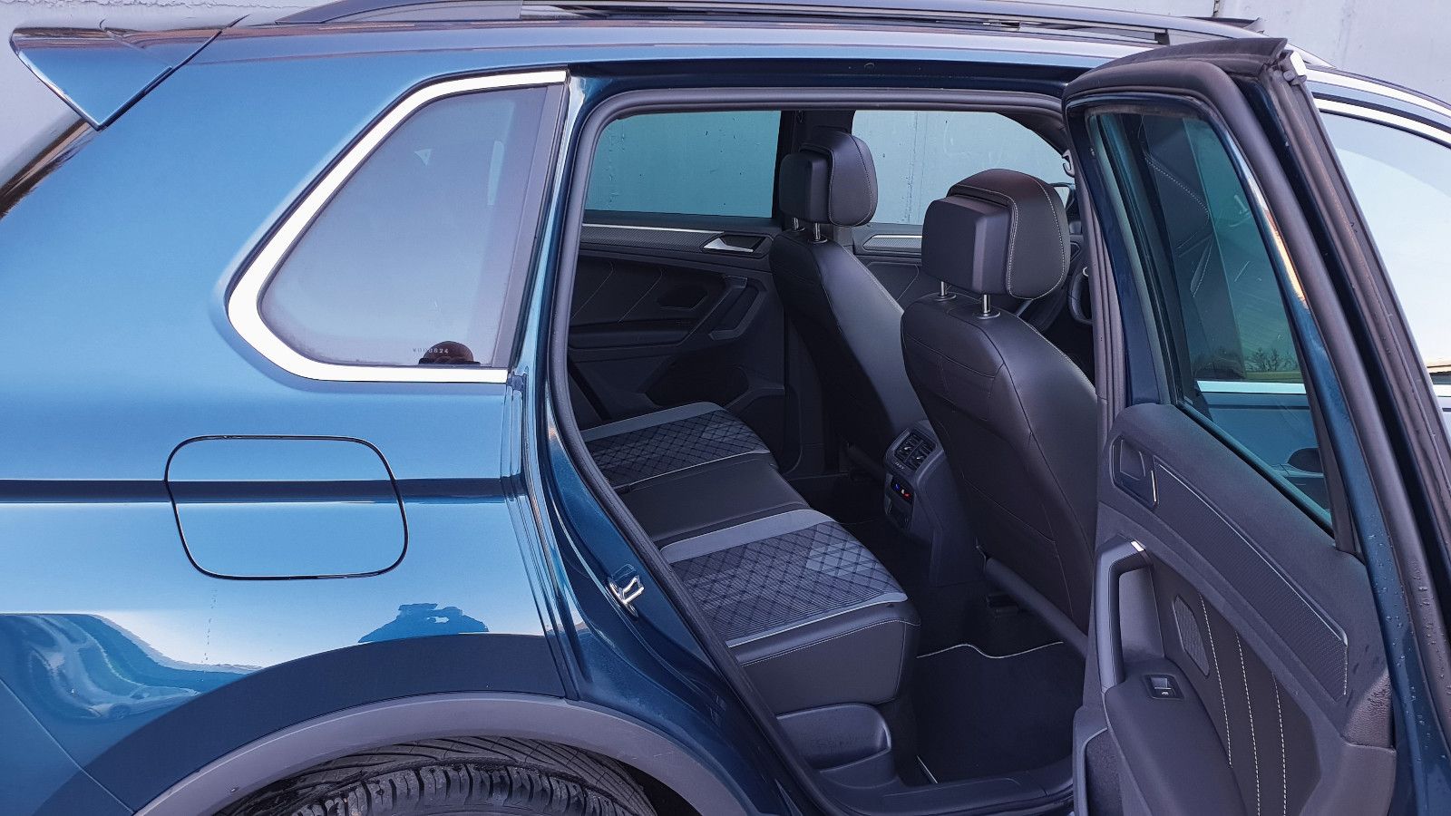 Volkswagen Tiguan 2.0 TDI DSG 3 x R-Line Pano/ACC/DCC/K-les foto 8