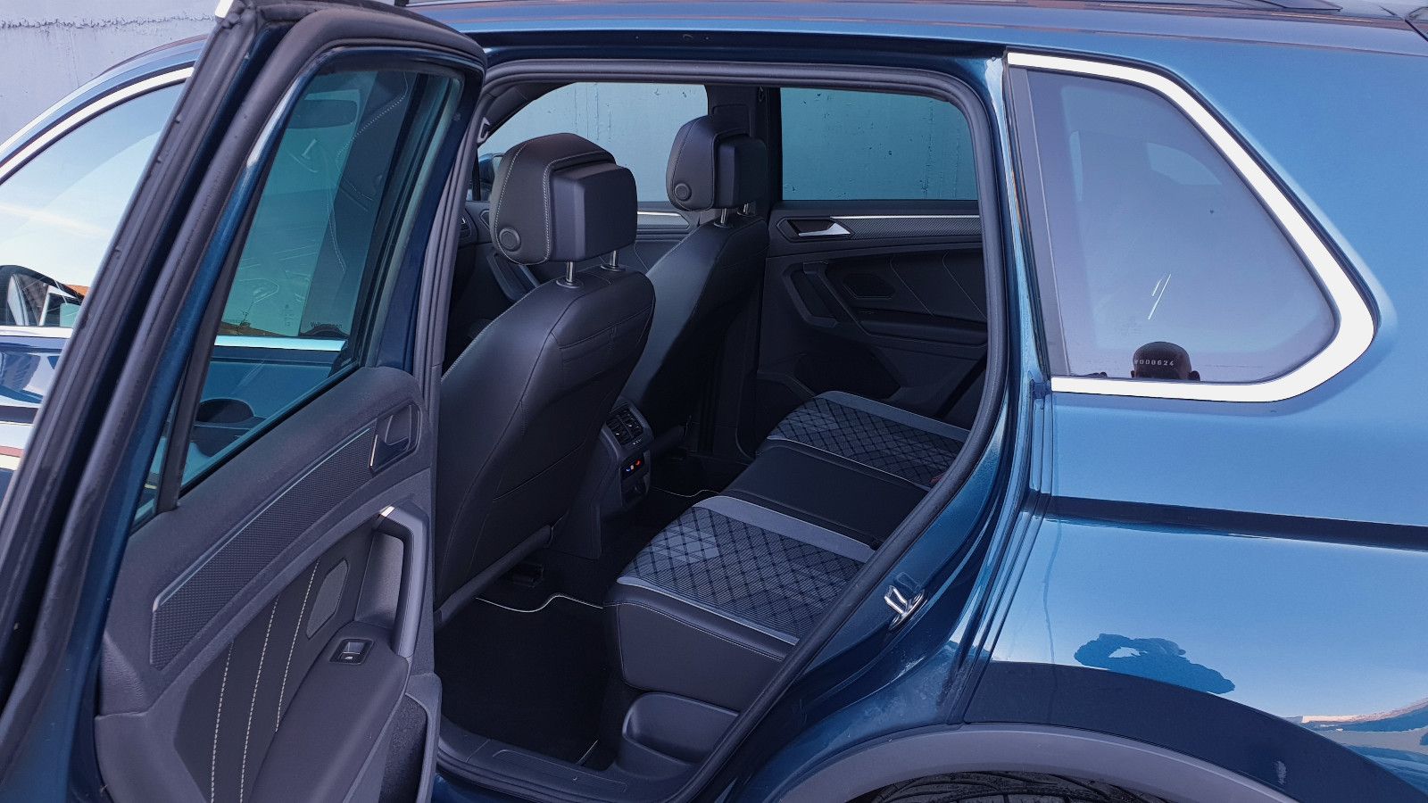 Volkswagen Tiguan 2.0 TDI DSG 3 x R-Line Pano/ACC/DCC/K-les foto 9