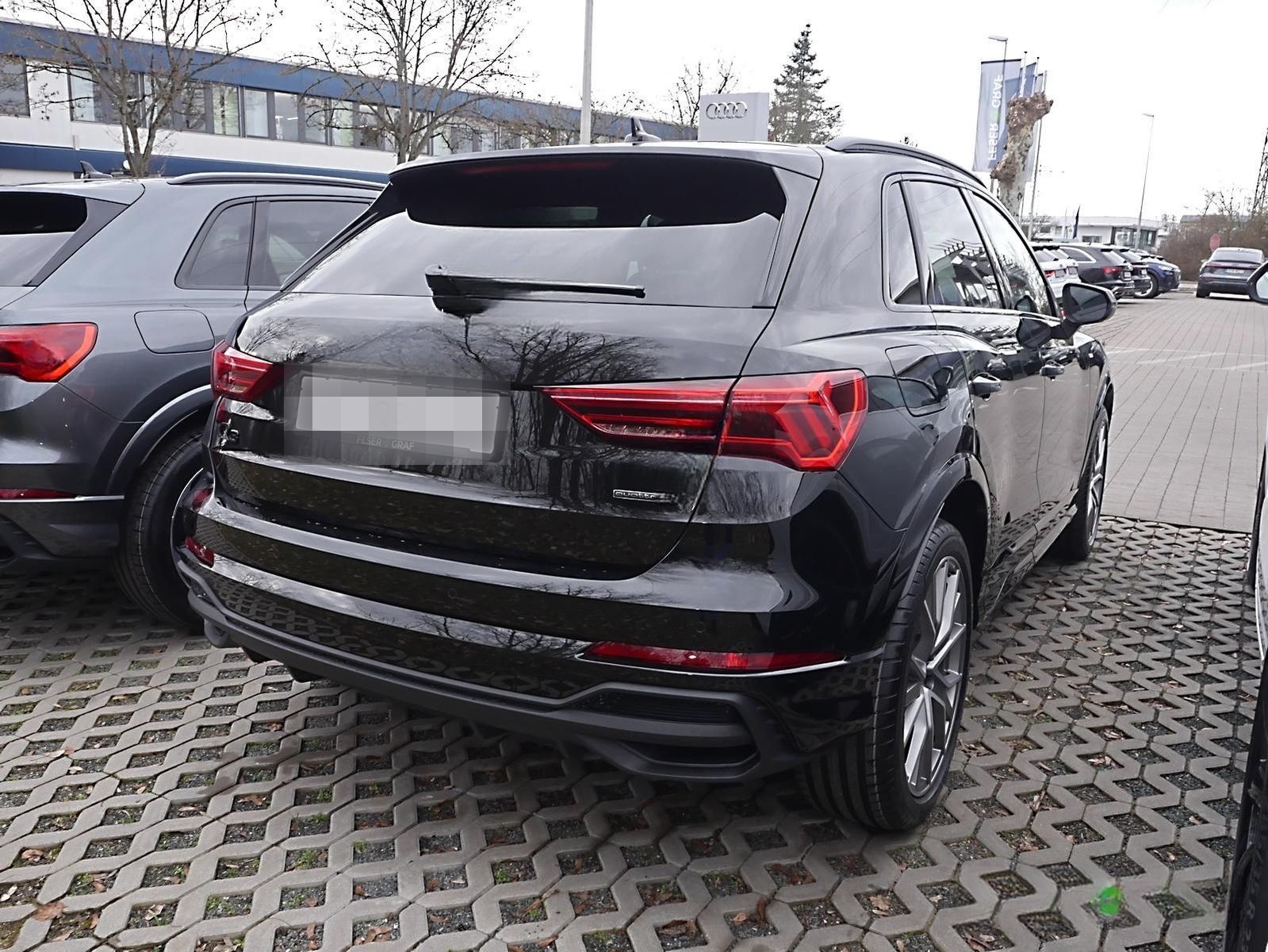Audi Q3 40 TDI qu. 2x S line Matrix Pano RüKa Standh. foto 3