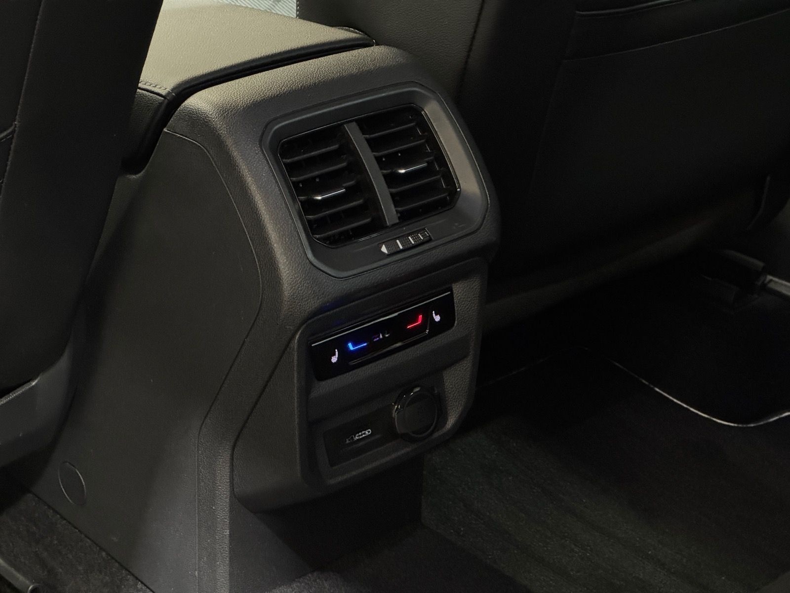 Volkswagen Tiguan Allspace R-Line 2.0 TDI DSG 4M | AHK ACC foto 23